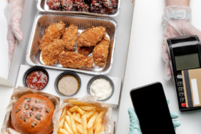 Uber kurumsal yemek platformu ezCater için 2,3 milyar dolarlık anlaşmaya vardı